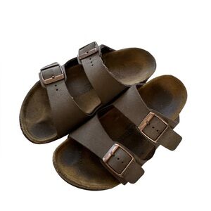 Birkenstock Arizona sandals in mocha Kids size 31 US 13